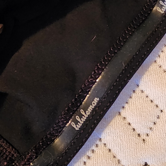 Lululemon shorts - Size 6 - Picture 4 of 4